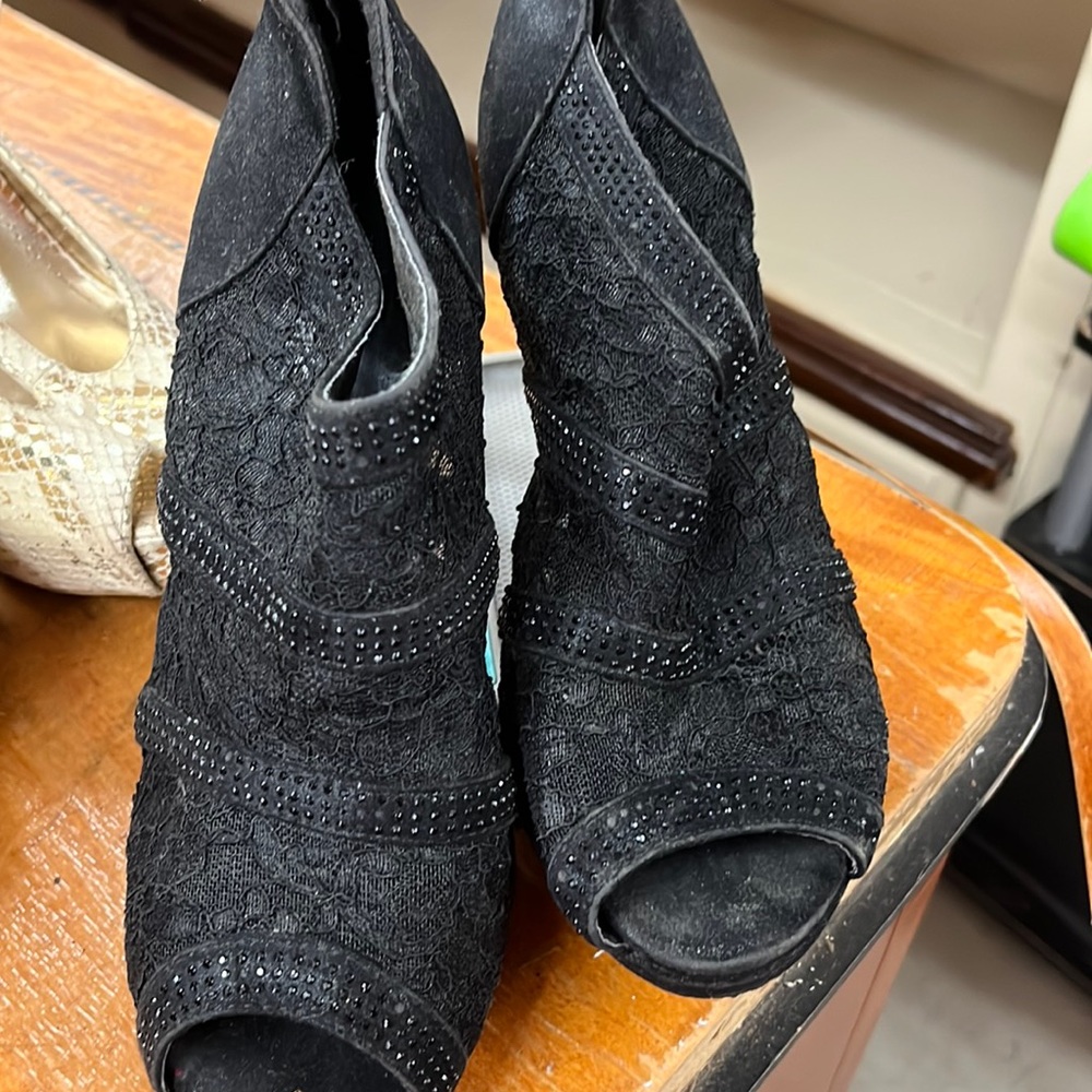 black heel
